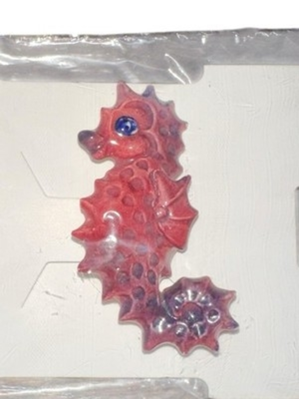Vintage 3D Seahorse Enamel Brooch Pin Coastal Pink Gray 2.5" Costume Jewelry - Picture 6 of 6